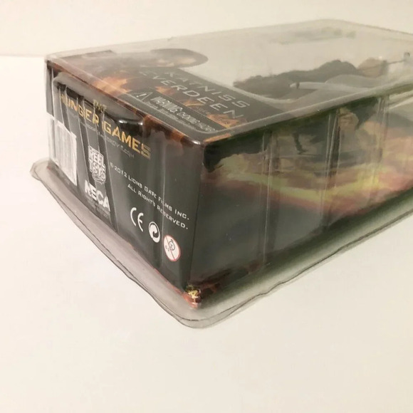 2012 The Hunger Games Katniss Everdeen Figure Jennifer Lawrence Damaged Box - Picture 15 of 16